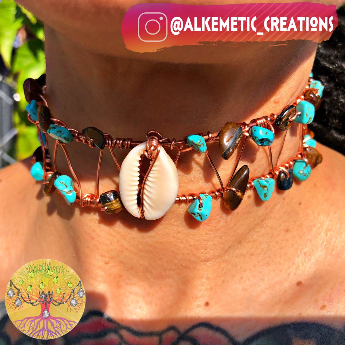 Cowrie, Wagnerite & Tiger’s Eye Copper Choker. DM to purchase.

#wagnerite #tigerseye #cowrie #choker #copperchoker #copperjewelry #crystalhealingjewelry #healingjewelry #smallbusinessowners #shopblackowned #indigenousbusinessowner #blackbusinessowner #alkemeticcreations