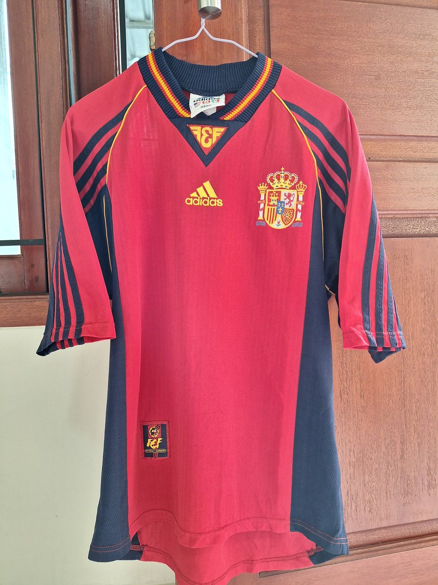 #Jersey4sale 
Spain home 1998
Size S
Excellent
480 rb 

WA 08998133684
@Jerseyforum @crossing_jersey @jerseysneil