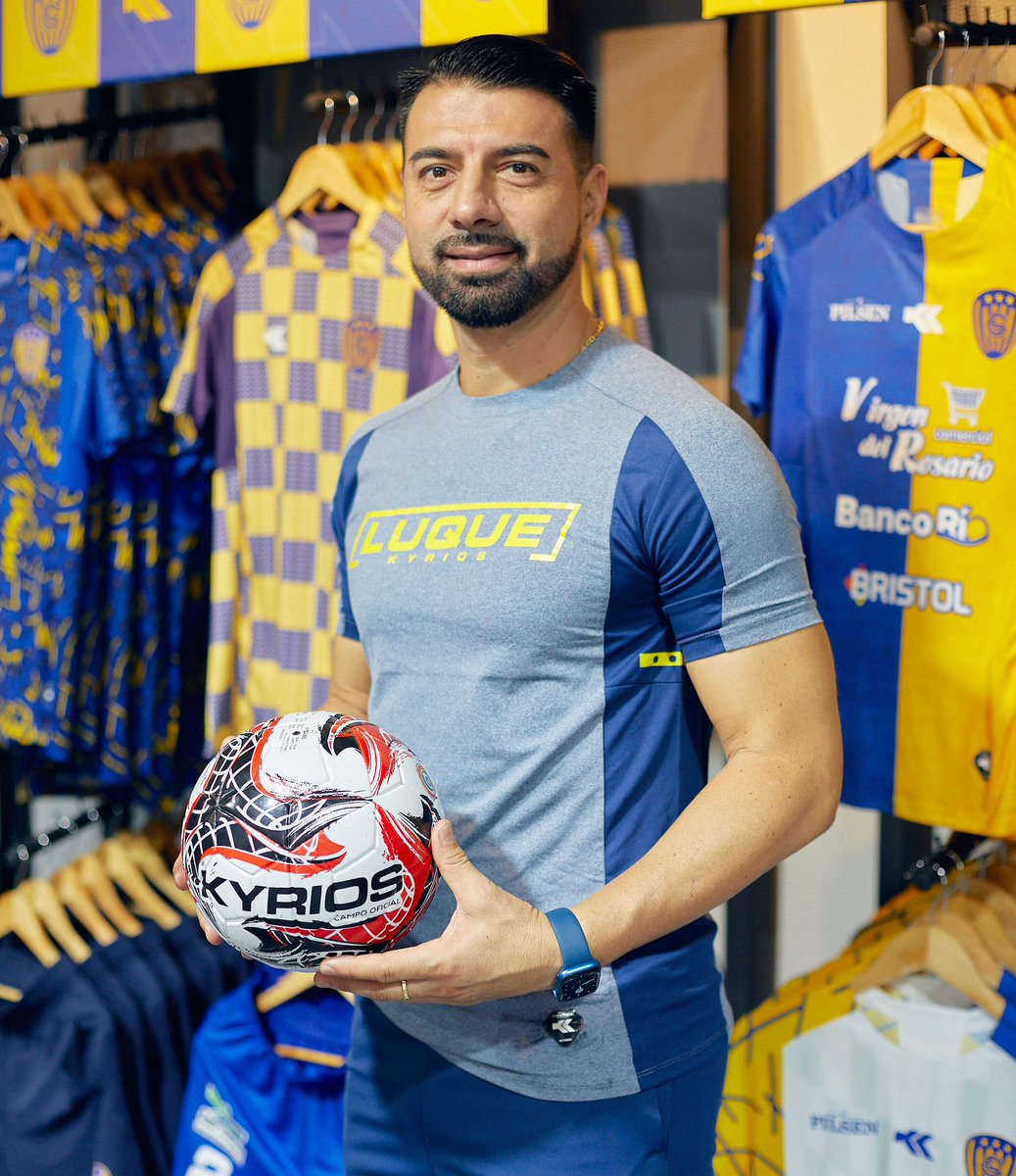 Mi emperador 
Tu emperador 
Nuestro emperador 🇺🇦 

Recién empieza , vamos para adelante 💪