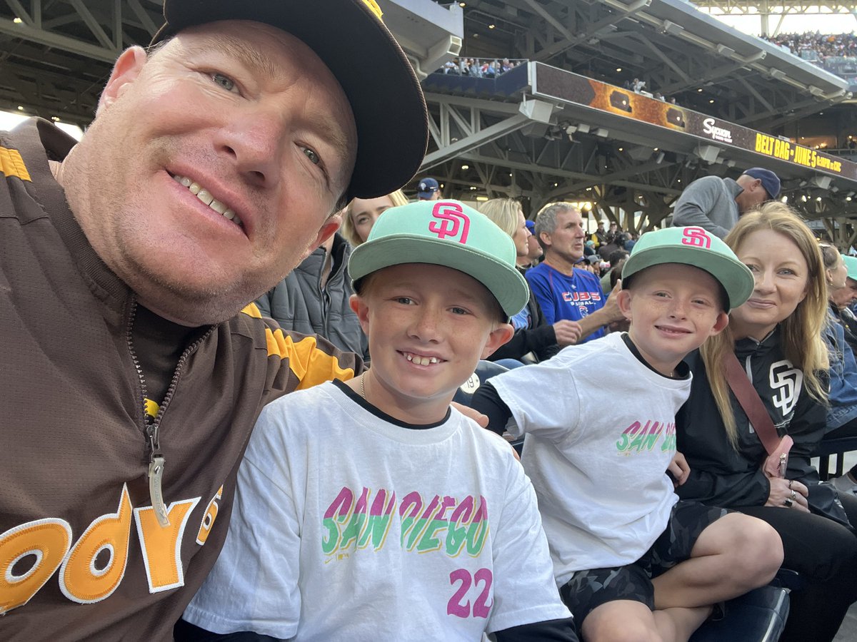 DanSmithRealtor's tweet photo. Let’s go Pads! #BringTheGold https://t.co/qryZkaKrzU