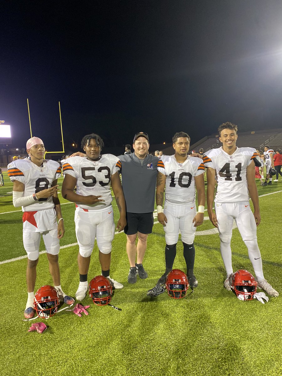 Cool full circle moment tonight. Coached against some former players in the East/West all star game!! @Nicholasmitch_ @Ashawn80641765 @DavenportJaidyn @AhmondW @JMHS_Football