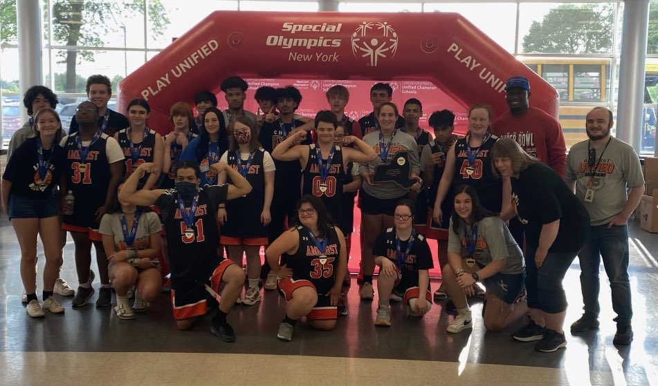 Your Section 6 unified Basketball Champs!!! @Section6USBBall  @AmherstCSD @WindermereBlvd @SmallwoodDrive 

#onetiger