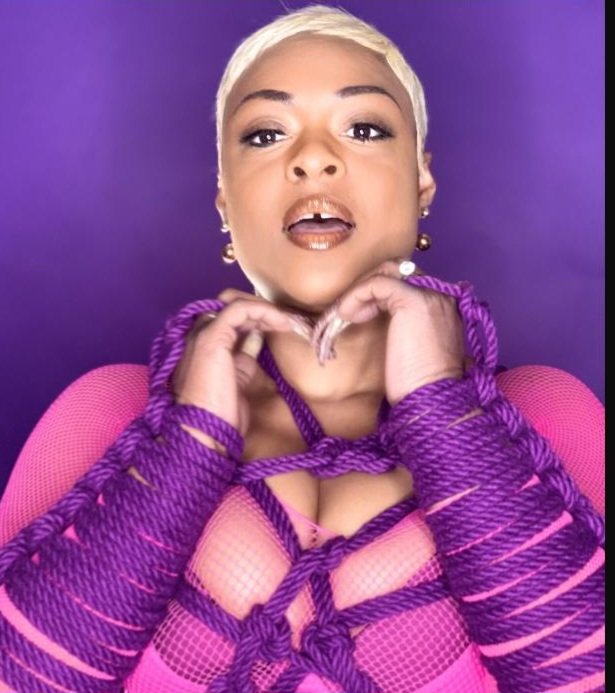 Mizzjadathyck on Twitter: "Omg this picture is everything gap and all