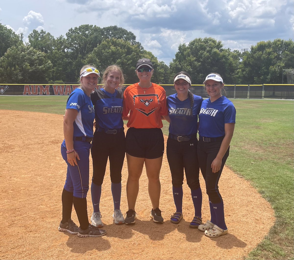 ReganEasterwood's tweet photo. First camp with @AUMWarhawksSB of the summer is in the books and it was a great one!  Thanks @sbcoach_scottie for all your help!  Will definitely be back! 🧡🖤#gowarhawks #warhawknation https://t.co/8u0R8jY3gF