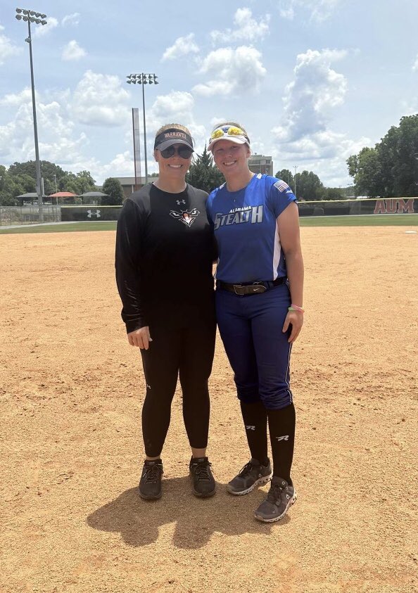 ReganEasterwood's tweet photo. First camp with @AUMWarhawksSB of the summer is in the books and it was a great one!  Thanks @sbcoach_scottie for all your help!  Will definitely be back! 🧡🖤#gowarhawks #warhawknation https://t.co/8u0R8jY3gF