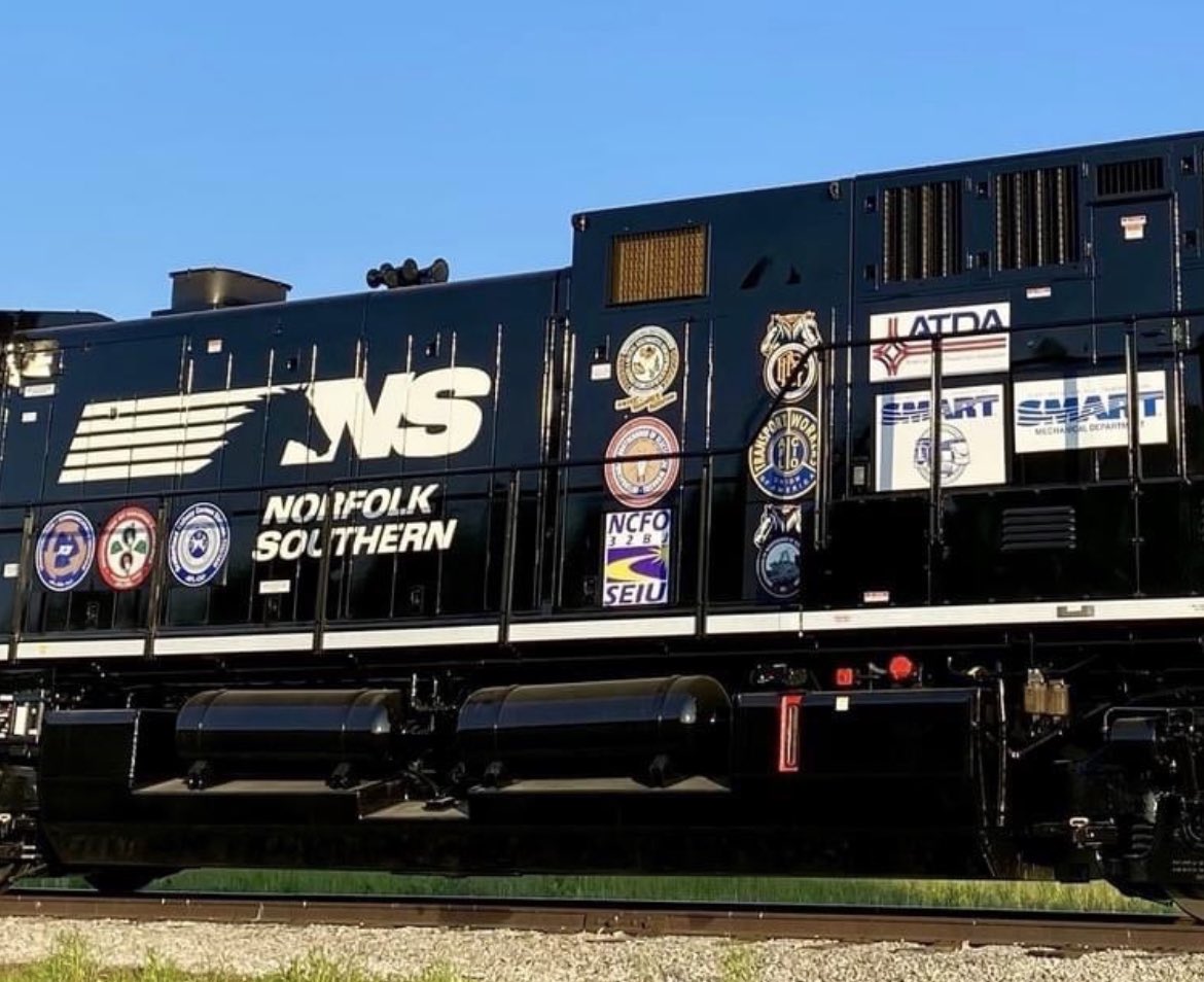 railroadworkers's tweet photo. Is this necessary? https://t.co/Mo1msS38qu