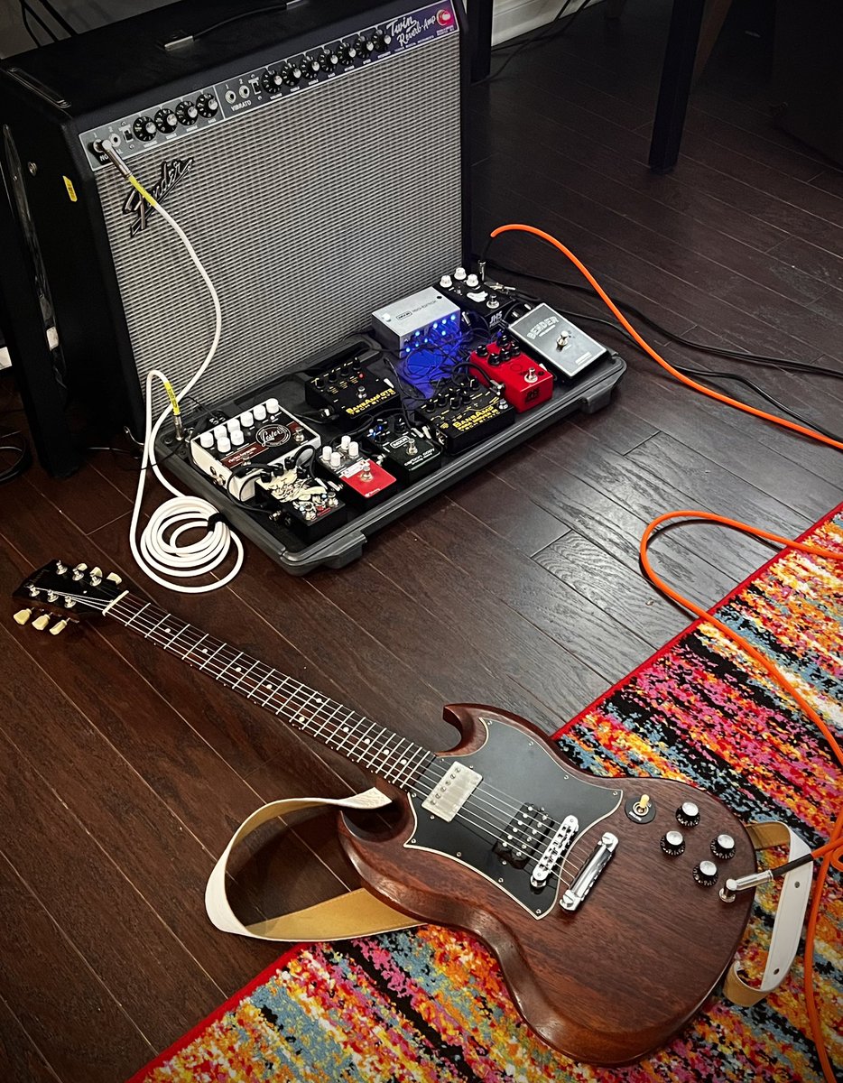 About to practice. 

Playing guitar is a good excuse for getting out of stuff you don’t want to do. That’s my opinion at least 🙂

Hope everyone has a great weekend! 🍺 🍺🤘 

#Gibson #SG  #guitars #guitarplayer #pedalboard #guitargear