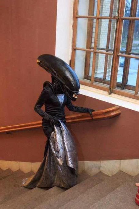The cockroach arriving at the #MetGala2023 😅😅😅