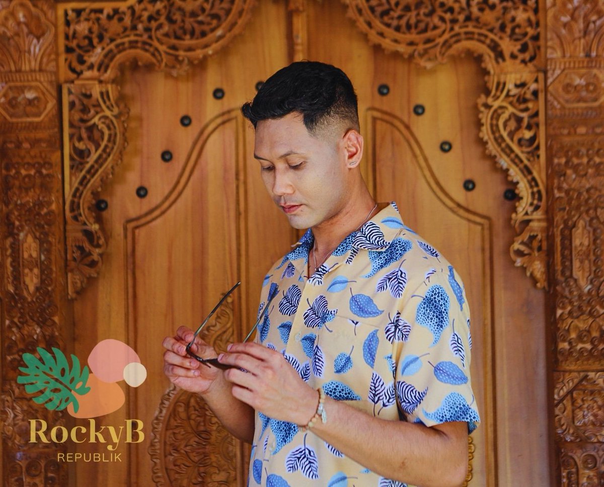 RepublikRockyb's tweet photo. Summer vibes only !!!
Light brown Hawaiian Collar with blue printed leaves.

Uluwatu Collections by @RepublikRocky

Now Available Exclusively at The Crafteteria, StraitsQuay and Feringghi Walk (Lot no. 18) Penang and also online at 
https://t.co/zZn0JMXhUh https://t.co/FjgXvgHspf