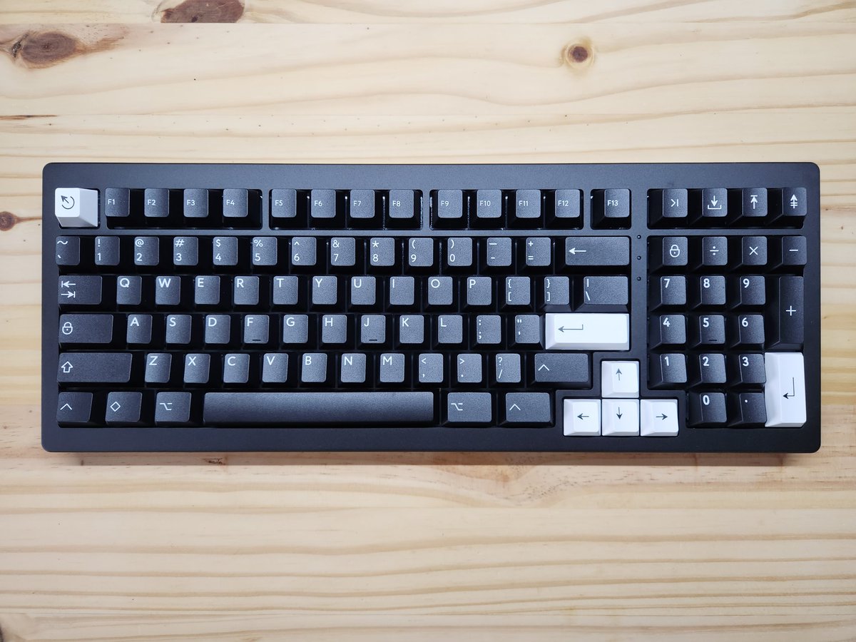 The newest addition to the client build family! Another M2 but with Gateron Milky Yellows.