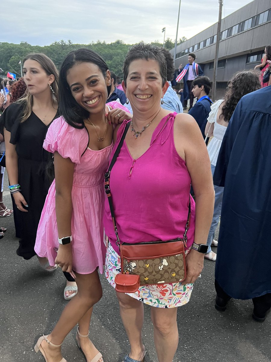 Congratulations to the 2023 graduates 🎓 
Loved seeing former students who graduated ❤️