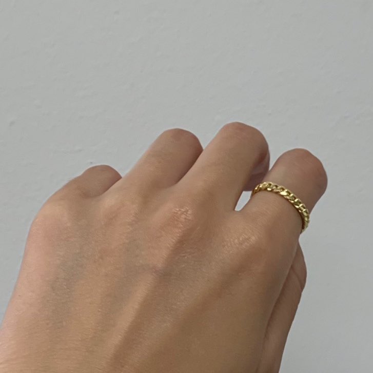 bodytalkshop's tweet photo. Statement Rings in 14k solid yellow gold or rose gold. 

Which is your best pick, Cuban or Figaro?

https://t.co/HSny8OLojk https://t.co/K0xchnS8mp