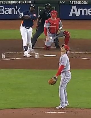 michaelschwab13's tweet image. Add it to the list of pitchers looking up at Yordan homers