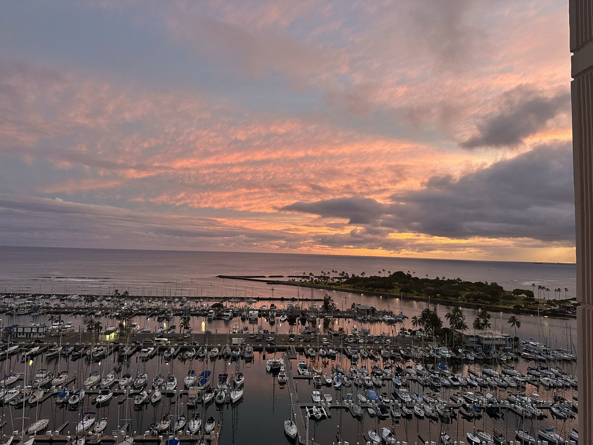 Honolulu sunsets 🥰