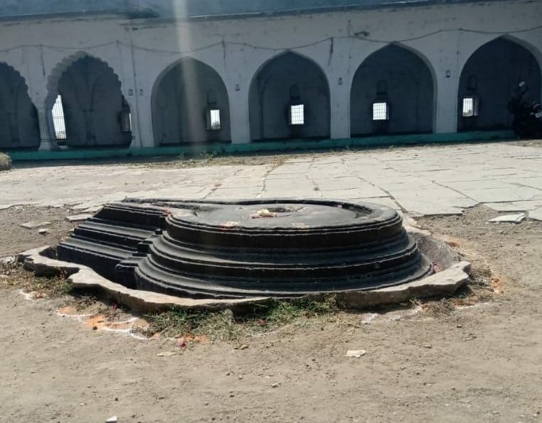 BattaKashmiri's tweet image. I want my Temple back !!

A Dargah in Khuldabad, Maharashtra