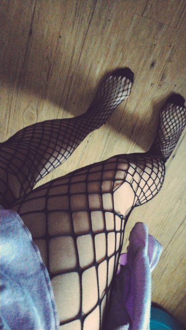 For all my feeties 🤤 https://t.co/IYjUgWcu4d<a href="/tag/aesthetics"class="tags"><span>#aesthetics</span></a><a href="/tag/atl"class="tags"><span>#atl</span></a><a href="/tag/blueeyes"class="tags"><span>#blueeyes</span></a><a href="/tag/tattoo"class="tags"><span>#tattoo</span></a><a href="/tag/piercing"class="tags"><span>#piercing</span></a><a href="/tag/babyface"class="tags"><span>#babyface</span></a>