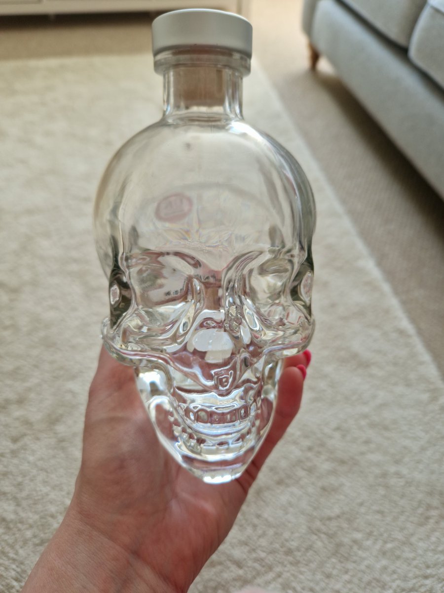 So excited that #DanAkroyd is on this morning's @SaturdayKitchen 😆 not just because I love him in everything he does, but this is one of the best vodkas (imo) 😍😋 #Crystalheadvodka @matt_tebbutt @jollyolly