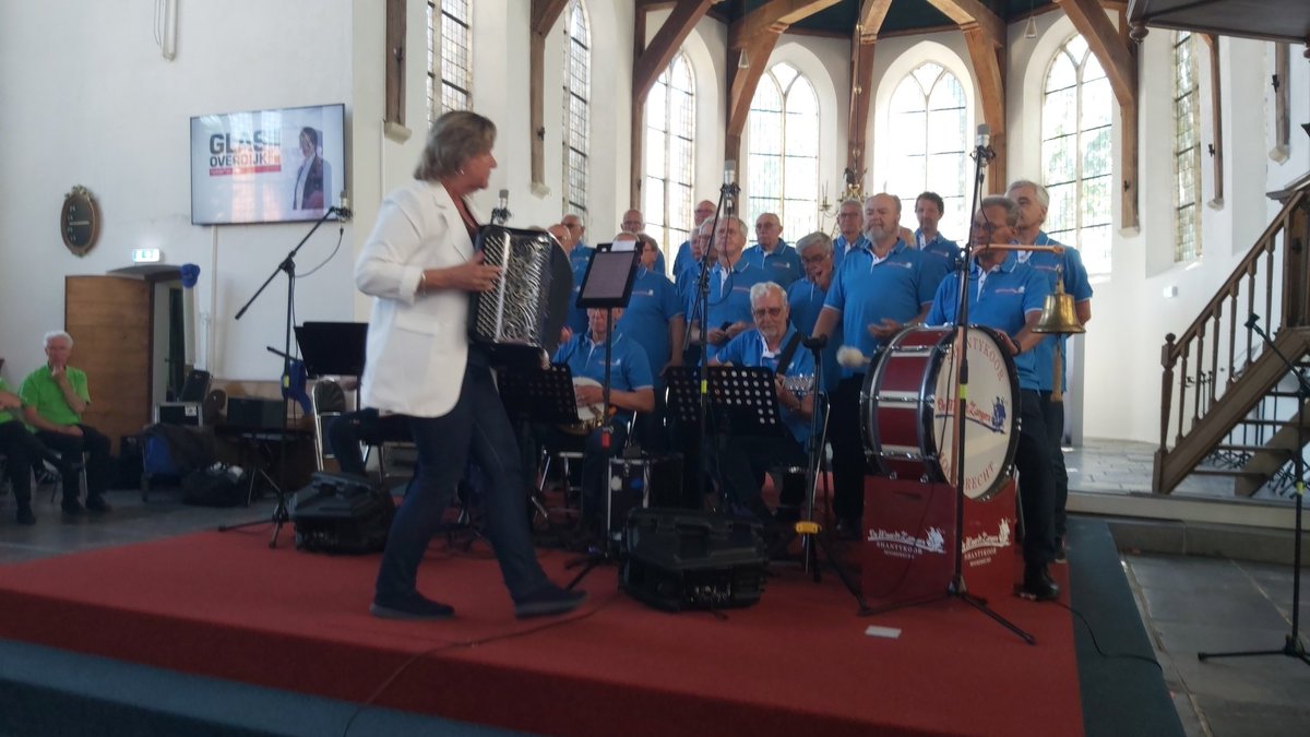 12,5 MoordtZangers. Weer een mooi feestje in Moordrecht.  Het plezier straalt er vanaf!