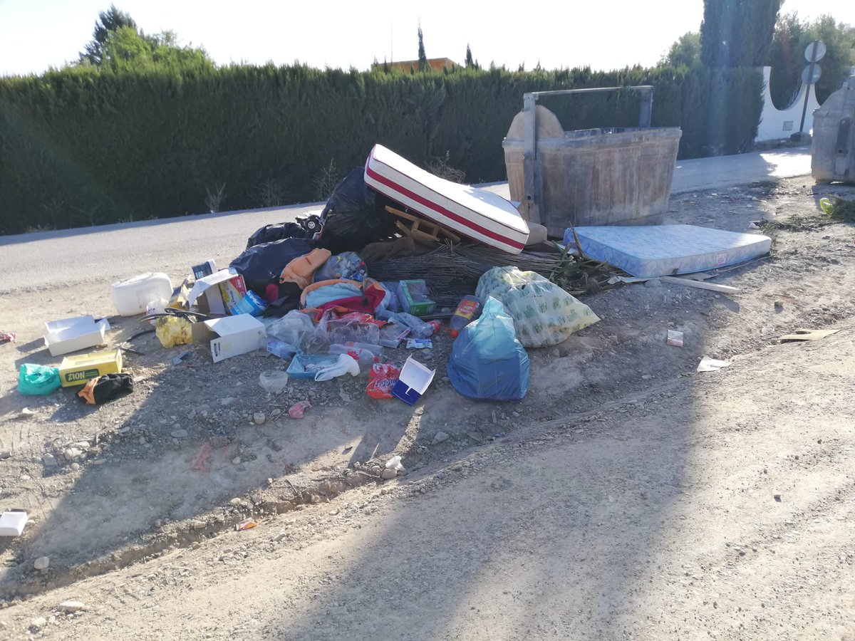 VuelaMengibar's tweet image. Comenzamos!
#LIBERA1m2 #basuraleza #ProyectoLIBERA