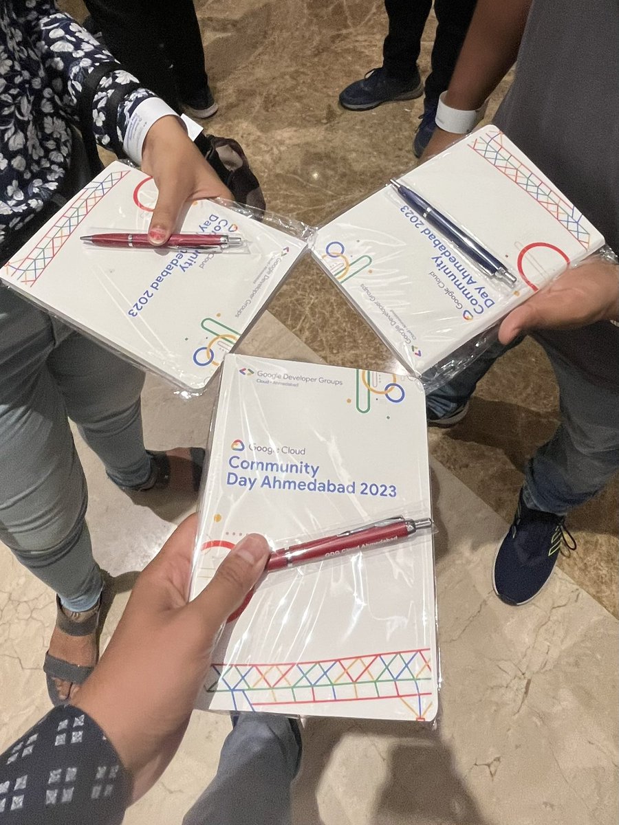 kavya_halani's tweet photo. Attending Google Cloud Community Day 2023 🥳
#GCCDAhm23 #GDGCloudAhm 
@GoogleDevsIN @GDGCloudAhm https://t.co/pTDW4doFoz