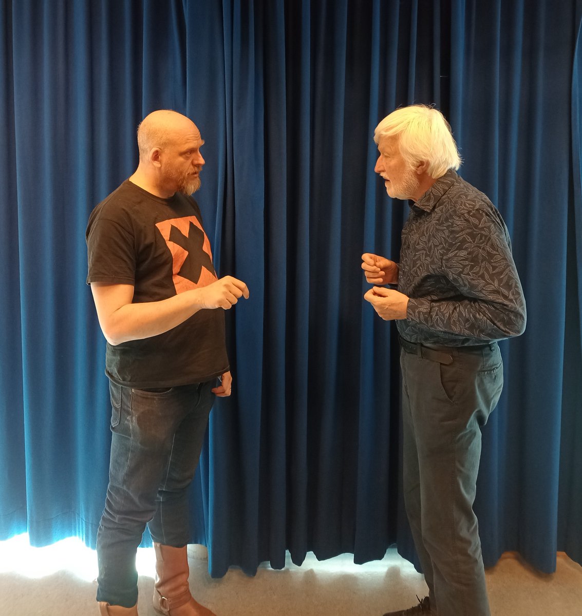 Kun tekee #podcast ia, jossa vieraana on Janne Saarikivi, niin siinä on vauhtia ja vaarallisia tilanteita.  Sanat saavat selityksensä ja suomen kieli oman paikkansa!
Suoraan podcastiin: open.spotify.com/show/2KcelTmaw…
Tai kotivisulle: kommunikaationkompastuskivia.fi