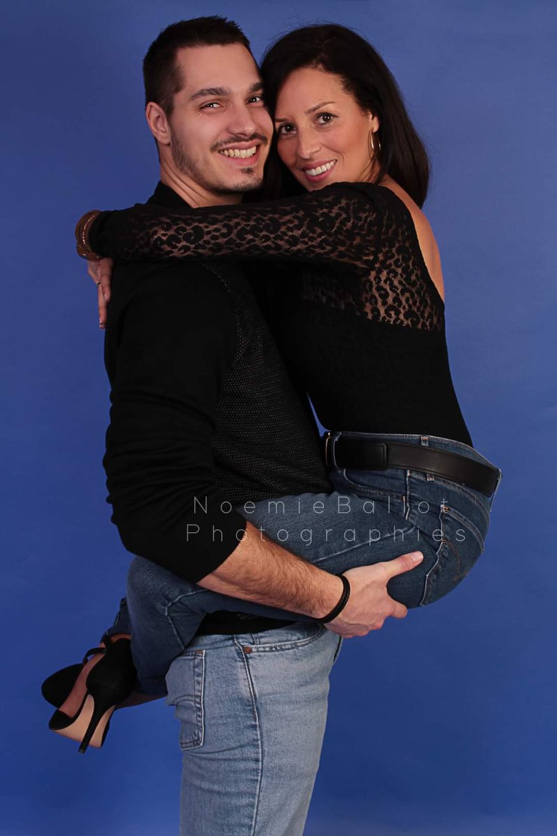 #shooting #photo #studio  #book #portrait  #noemieballotphotographies #argenteuil #photographe #flash #valdoise #idf #couple #amoureux #amour #coeurs #complicité #tendresse #affection #couplegoals #folie #douceur #stvalentin #saintvalentin