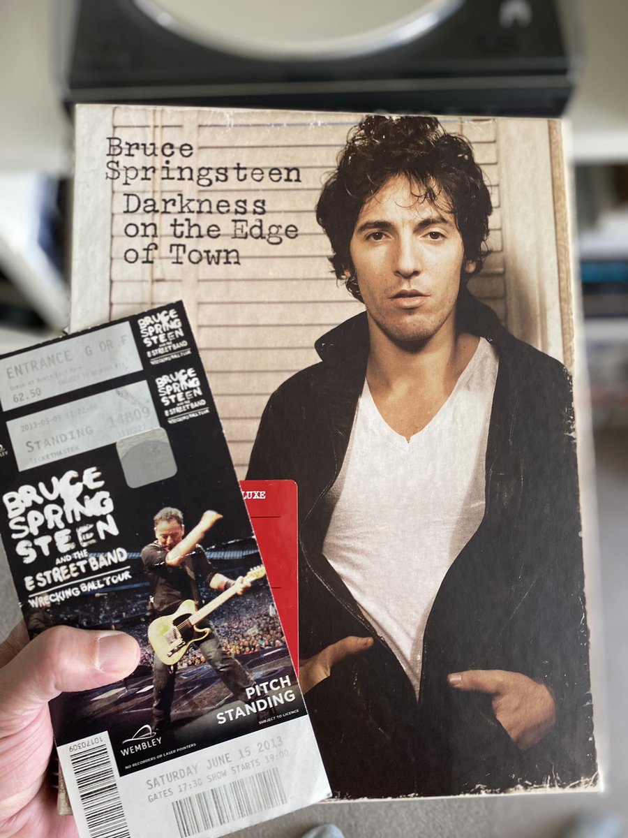 45 years old wow .. this album has been a lifetime companion, listening to it as a young man in a council estate bedroom it made my imagination run wild with images and stories of other lives far away .. @springsteen @nilslofgren @MatthewHoult1 @Daniel75848403 @rocksound