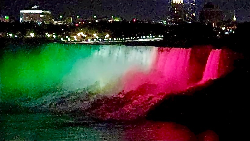 ItalyinToronto's tweet photo. #ItalianNationalDay #ItalianRepublicDay 
#ItalianHeritageMonth 
Perfect conclusion to today’s celebration of the 🇮🇹 Republic. Breathtaking view of Niagara Falls all lit up in the colours of our flag.
Thank you @NiagaraFalls! https://t.co/v8qDpbFUJl