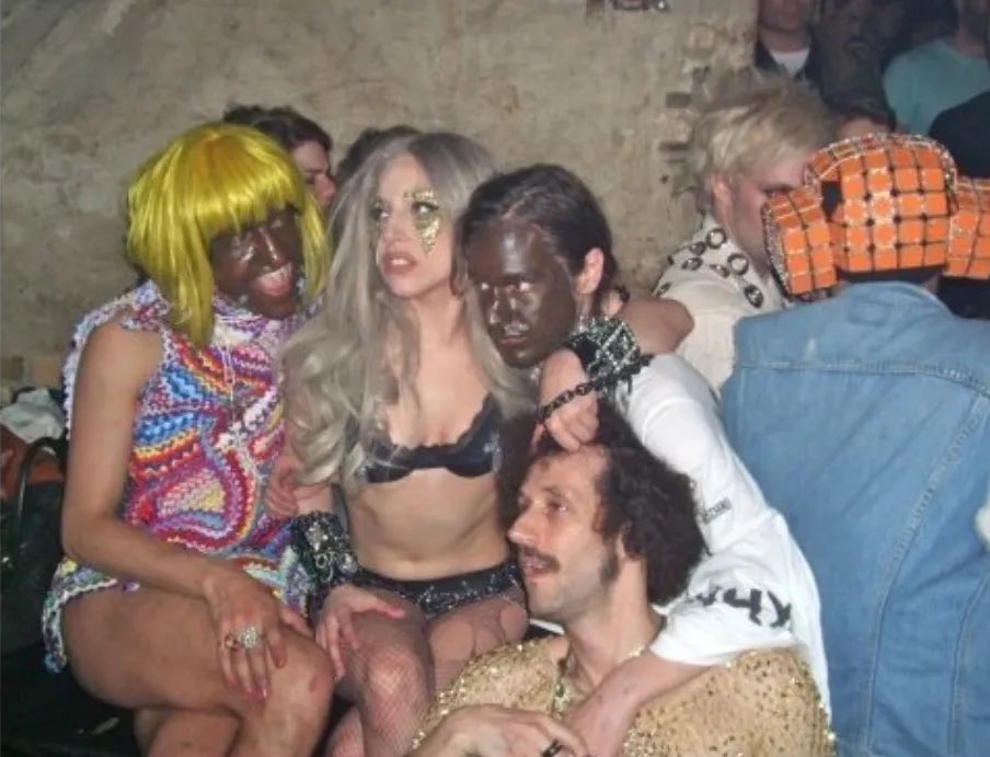 @notcapnamerica Perez, Gaga, or both? I used to be able to find this on more websites years ago. She’s done an outstanding job of scrubbing it from the Internet. Slave auction and blackface. I have never understood why she’s been allowed to get away with this for over 10 years.