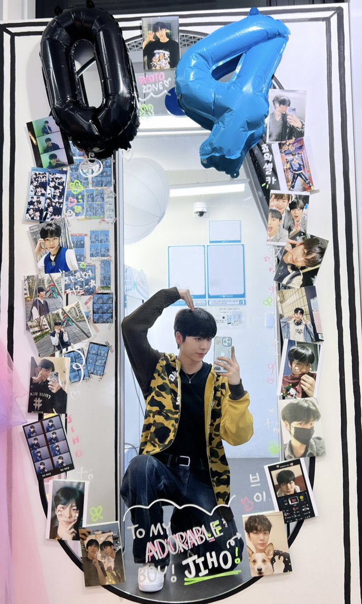 FNC_ENT's tweet photo. 네컷을 찍고 왔는데 오랜만에 그럼 이만 포즈와 여러분들을 향한 제 마음을 표현하고 왔습니다😉 그리고 오랜만에 지호‘s 플리 공유 타임이 왔는데요 오늘의 추천곡은 LANY의 cowboy in LA입니다! 이 노래를 들으면 마음이 편안해지는데 여러분도 듣고 힘 받았으면 좋겠어요🤗

#최지호 #CHOIJIHO #FNC https://t.co/s4ronv284T