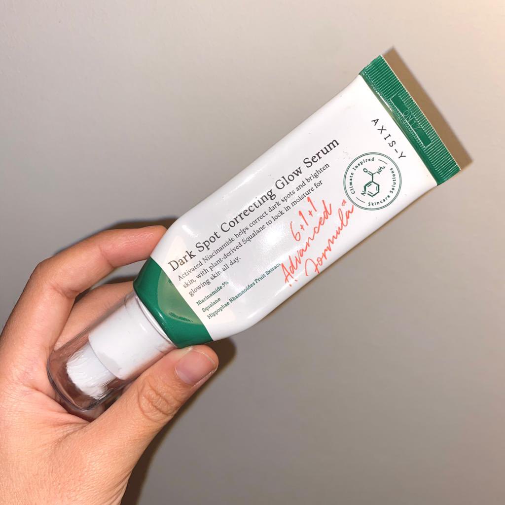 theiceraf's tweet photo. Aku confused jap memula aku beli benda ni nak bagi parut aku hilang tapi  lepas seminggu tetiba muka aku pula yang glowing siot, risau sebab ada orang tegur ingatkan aku pakai make up 

aku laki masalahnya…… 🥲 https://t.co/VPm353hpYY