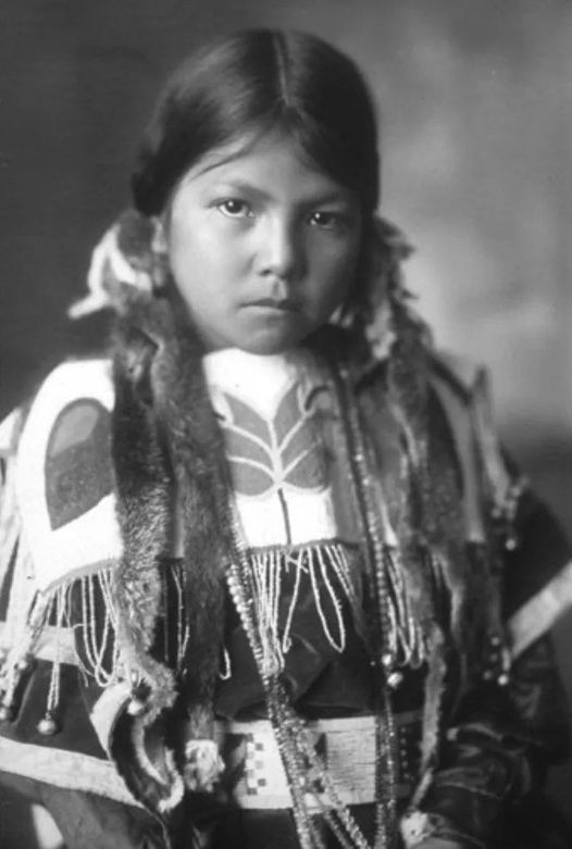 Stella Walking Antelope, (the daughter of Morris Walking Antelope & Mary Agatha George), from the Coeur d'Alene Reservation near Lake Chatcolet in northern Idaho - Coeur d'Alene - 1909