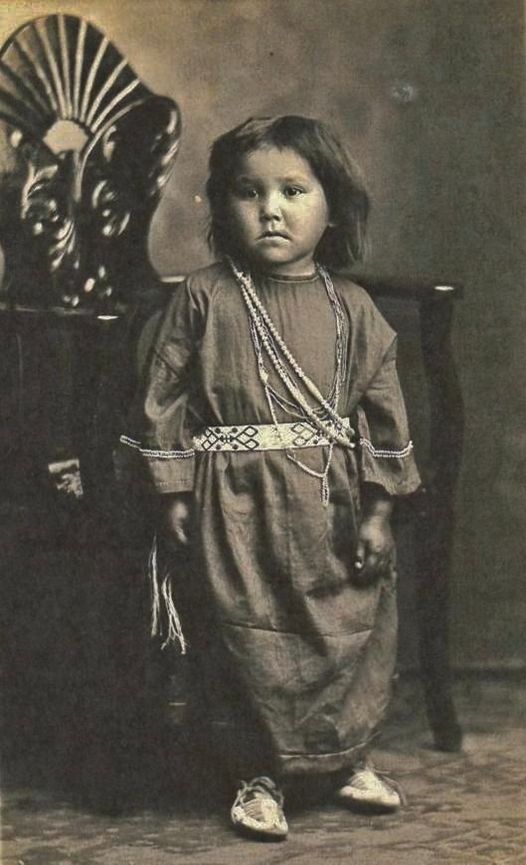Sac & Fox (Meskwaki) girl from the Meskwaki Settlement in Tama County, Iowa - circa 1910