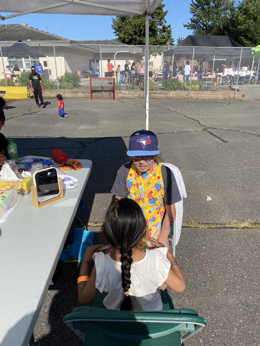ross_elementary's tweet photo. The weather was perfect for our Fun Fair.  Thanks PAC for putting this together.  The kids and community loved it! https://t.co/bB6ghxRlQp