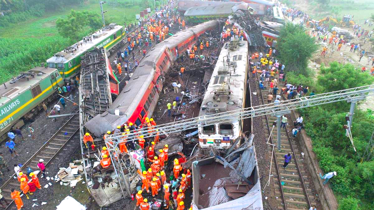 TaxiFastTrack's tweet photo. Helpline ! Fasttrack taxi service free for odisha train accident victims 24/7 Support - Call 044 -2888 9999 / 6000 6000 #TrainAccident #Odisha #CoromandalExpress #OdishaTrainAccident #Fasttrackcabs #Calltaxi https://t.co/iYXR5fTuj7