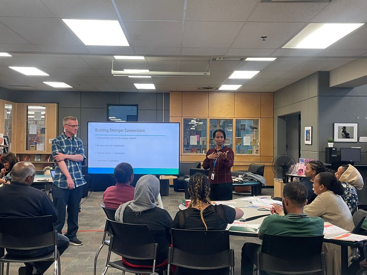 WelcomeSchools's tweet image. Our Welcome Centre &amp;amp; @CityofSurrey cofacilitated Empower Surrey Workshop this week @KwantlenS. Parents learnt about issues youth face everyday in our community &amp;amp; received tips &amp;amp; tools to start early conversations with their child, as well as resources offered throughout Surrey.