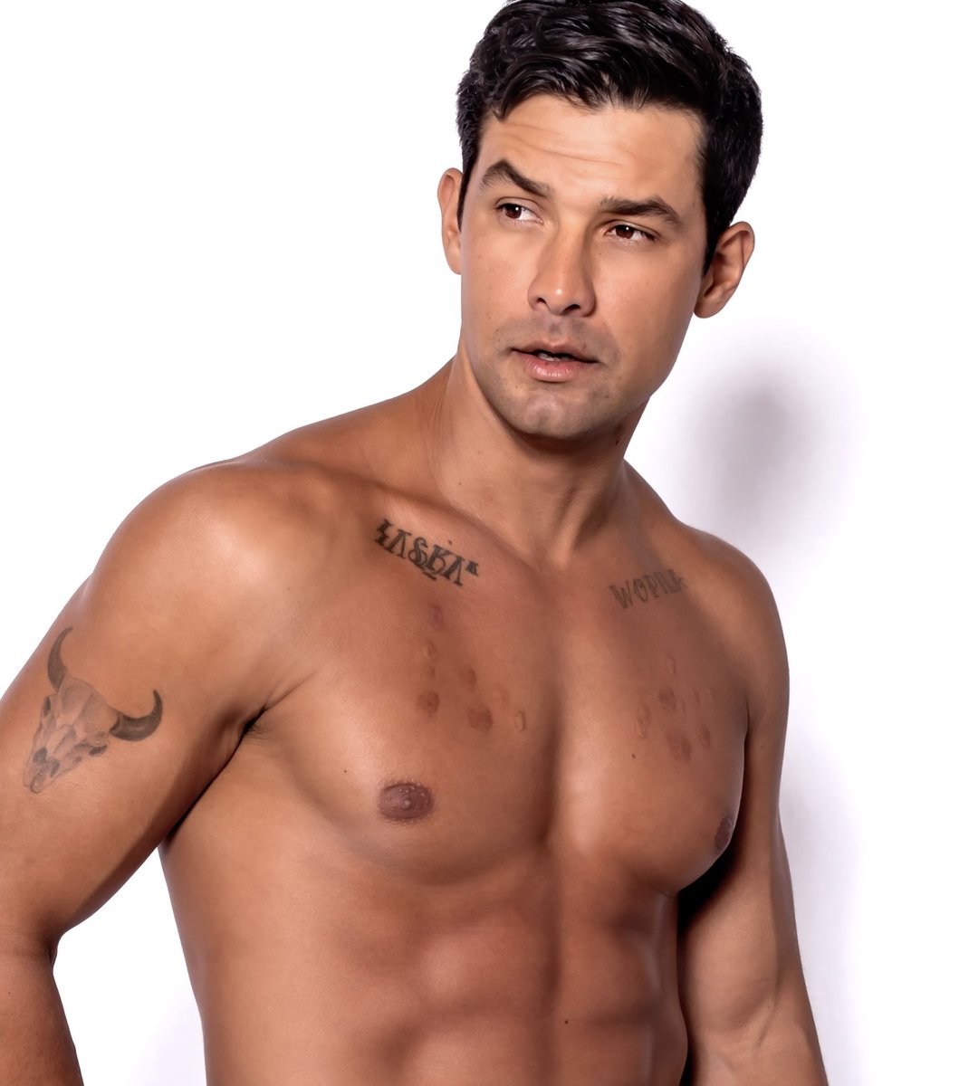 thePHIXfiles's tweet photo. I don’t know if Jerry Wolf does soaps and if #GH *is* going to recast Nikolas Cassadine I’d pick him. #FantasyCasting #NikolasCassadine https://t.co/qDYdJRU8Gk