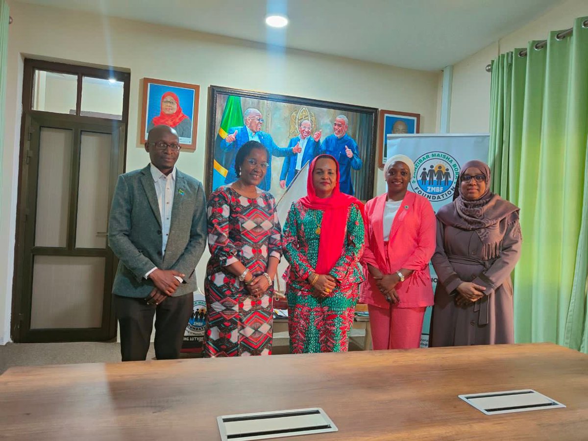 Dr. Florence Temu (@drflo6) on Twitter photo Thank you, Her Excellency Mariam Mwinyi, First Lady of Zanzibar & Chairperson of @ZMaishaBoraF for a productive discussion on maternal health in Zanzibar
<a href="/AmrefTanzania/">Amref Tanzania</a> is looking forward to working closely with ZMBF to improve the lives of the people in Zanzibar #partnership Thank you, Her Excellency Mariam Mwinyi, First Lady of Zanzibar & Chairperson of @ZMaishaBoraF for a productive discussion on maternal health in Zanzibar
<a href="/AmrefTanzania/">Amref Tanzania</a> is looking forward to working closely with ZMBF to improve the lives of the people in Zanzibar #partnership
