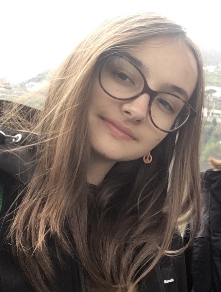 Dear @RishiSunak This is our daughter Ruby. She died of leukaemia on 15 May 2020 aged 18. She said goodbye to her friends, grandparents & cousins by Zoom. Only a handful of people allowed at her funeral. It’s essential that we have an open & transparent #CovidEnquiry.