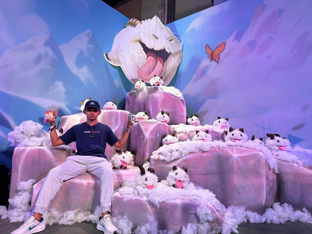 pee_wolf's tweet image. #RiotCONQuest
Lezgo para makapasok