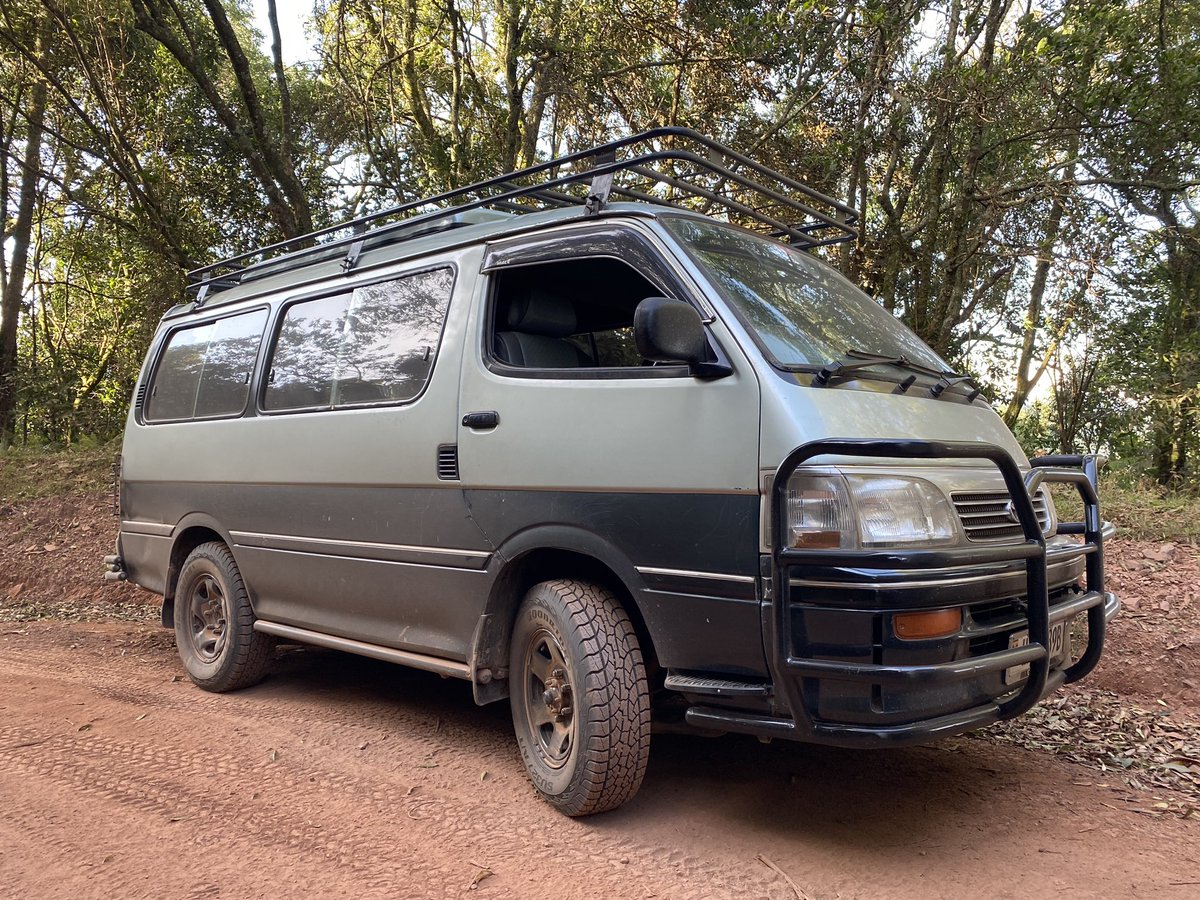 bentique3's tweet image. We are tracking Gorillas this morning and Oruzogo ( aliconia ) will be the family we shall track. See you soon. 
#Gorillatracking