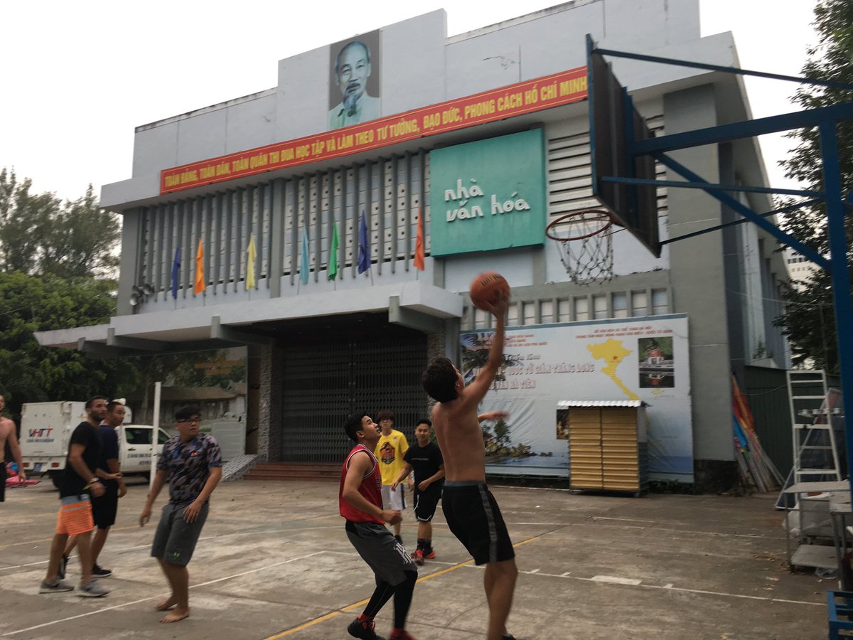 @WorldWideWob tbh I don’t know the prompt but wanna offer up some sweet courts I’ve been lucky enough to hang around. First two are in Coron, Philippines (packed pro ball in a tiny town and pick up with the locals) and last in Phu Quoc, Vietnam. Shoutout @willryan & @NickAllenSF