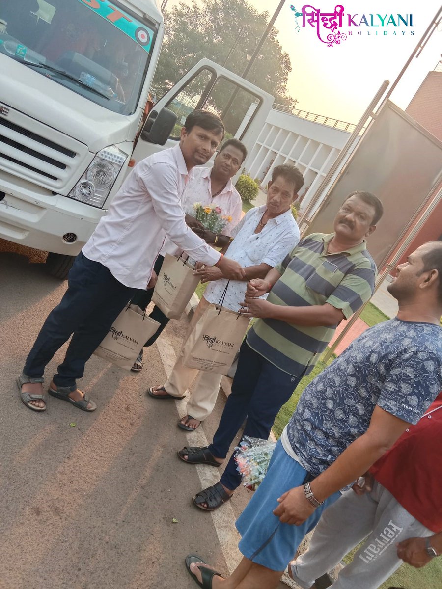 Siddhi_Kalyani's tweet image. Warm welcome 👏🏻💐 Mr. Mithi Reddy Ranjit  &amp;amp; Family at Khordha with Puri Jagannath Dham Trip of Odisha tour package.
➡️ 2 Nights 3 Days

Get ready to explore the rich cultural heritage and breathtaking sights of Odisha with #SiddhiKalyaniHolidays.

#Jagannath_Dham #Puri_Tour