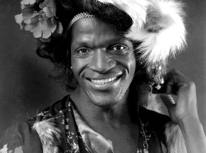 🏳️‍🌈🏳️‍⚧️El mes del orgullo no es solo de la G es de LGBTTTIQA+🏳️‍🌈🏳️‍⚧️

El mes del Orgullo existe:

❤️Gracias a una mujer negra. 
❤️Gracias a una mujer negra VIH+. 
❤️Gracias a una mujer trans negra VIH+. 
❤️Gracias a una mujer trans negra VIH+, que era trabajadora sexual.