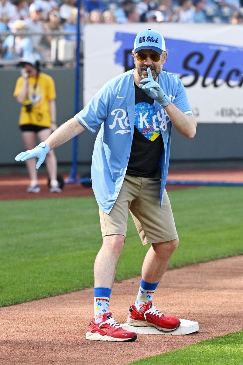 Jason Sudeikis Updates on Twitter "📸 more pictures of jason sudeikis