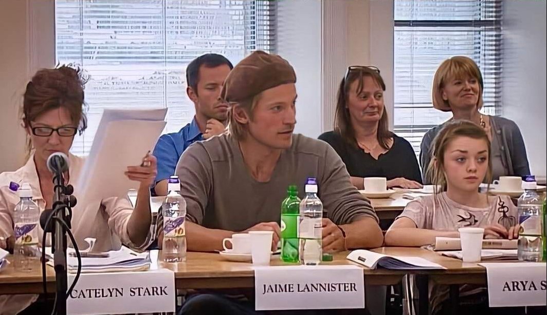 Not Jaime Lannister looking like a Taylor Swift lyric lol