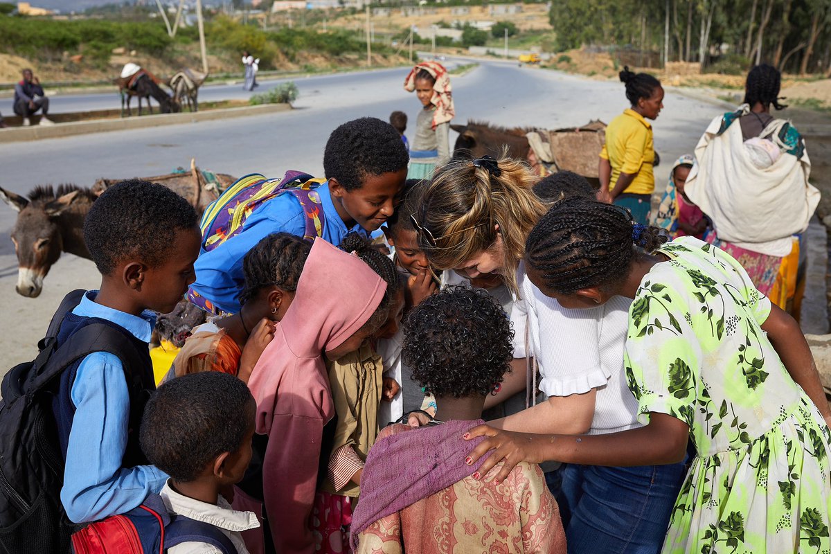 XimenaBorrazas's tweet photo. When my colleague Edgar and I decided to travel to Tigray to work in the field, we proposed it to many media outlets as an assignment, but nobody supported us. As we are quite stubborn we decided to go anyway and it was the best decision we could have made. ⬇️ https://t.co/ovrb6mnNm7