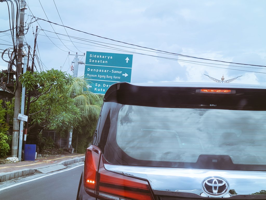 Lurus, kiri, atau kanan?