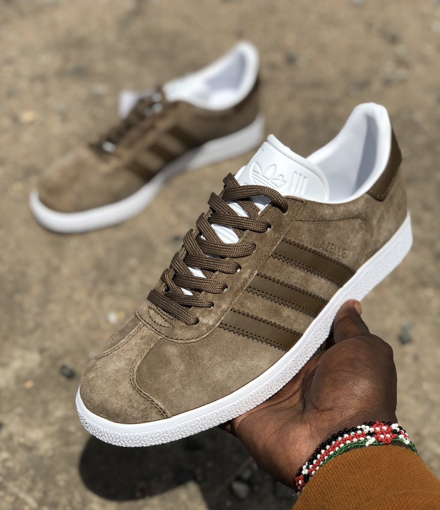 WhiteLight Stores Kenya on X: "Adidas Gazelle Sizes: 40,41,42,43,44.45.  🛒Retail: @ 3800/- only 👌🏿Quality and Rubber Sole 📲Whatsapp/call  0708749473 📦Delivery countrywide 🇰🇪 FREE pair of socks 🧦 #viatuKe  https://t.co/3lcC8xwmCz" / X