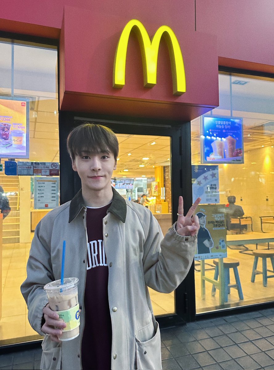 BAE173_member's tweet photo. [#유준] 

😛 

#BAE173 #비에이이173
#YOOJUN https://t.co/Li2geFt1oK